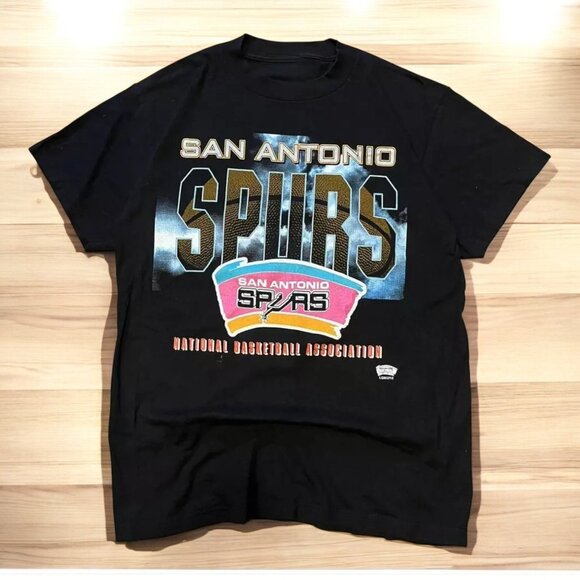 1995 Vtg San Antonio Spurs Tee Black Unisex T-shirt Reprint - Picture 1 of 3
